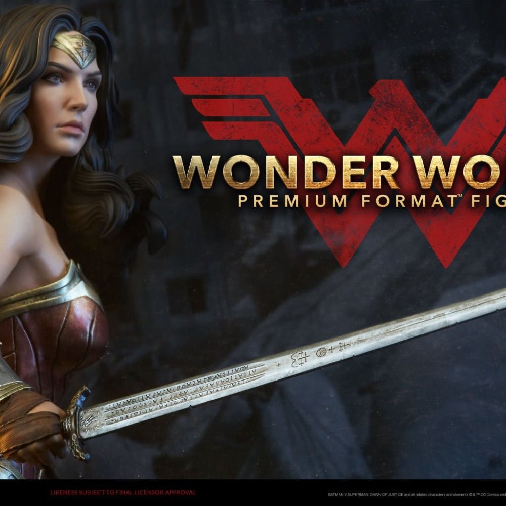 Premium Format Sideshow Wonder Woman statue